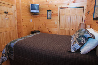 Tennessee Vacation Cabin Rental Bedroom