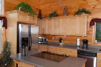 Pigeon Forge wood cabin with a deluxe kitchen