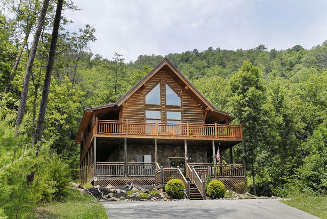Pigeon Forge Two Bedroom Plus a Loft Cabin nestled in the Great Smoky Mountains