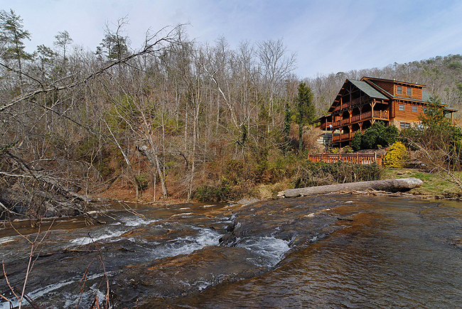 Pigeon Forge Tennessee Vacation Townhome Rental on the River