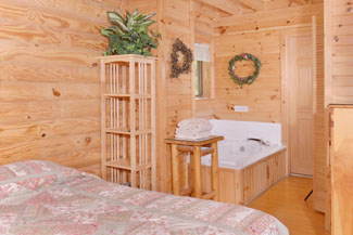 Pigeon Forge One Bedroom Plus Loft Cabin Rental Convenient to Pigeon Forge and the Parkway