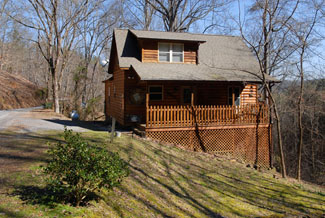 Pigeon Forge One Bedroom Private Cabin with Lake Access, Pool Table,and Hot Tub