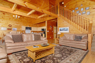 Pigeon Forge Cabin Rental with a Large Living Room Area