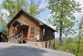 Pigeon Forge Convenient Two bedroom Cabin Rental