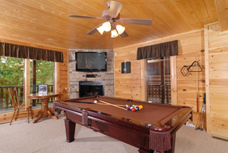 Cabin in the Smokies with a pool table