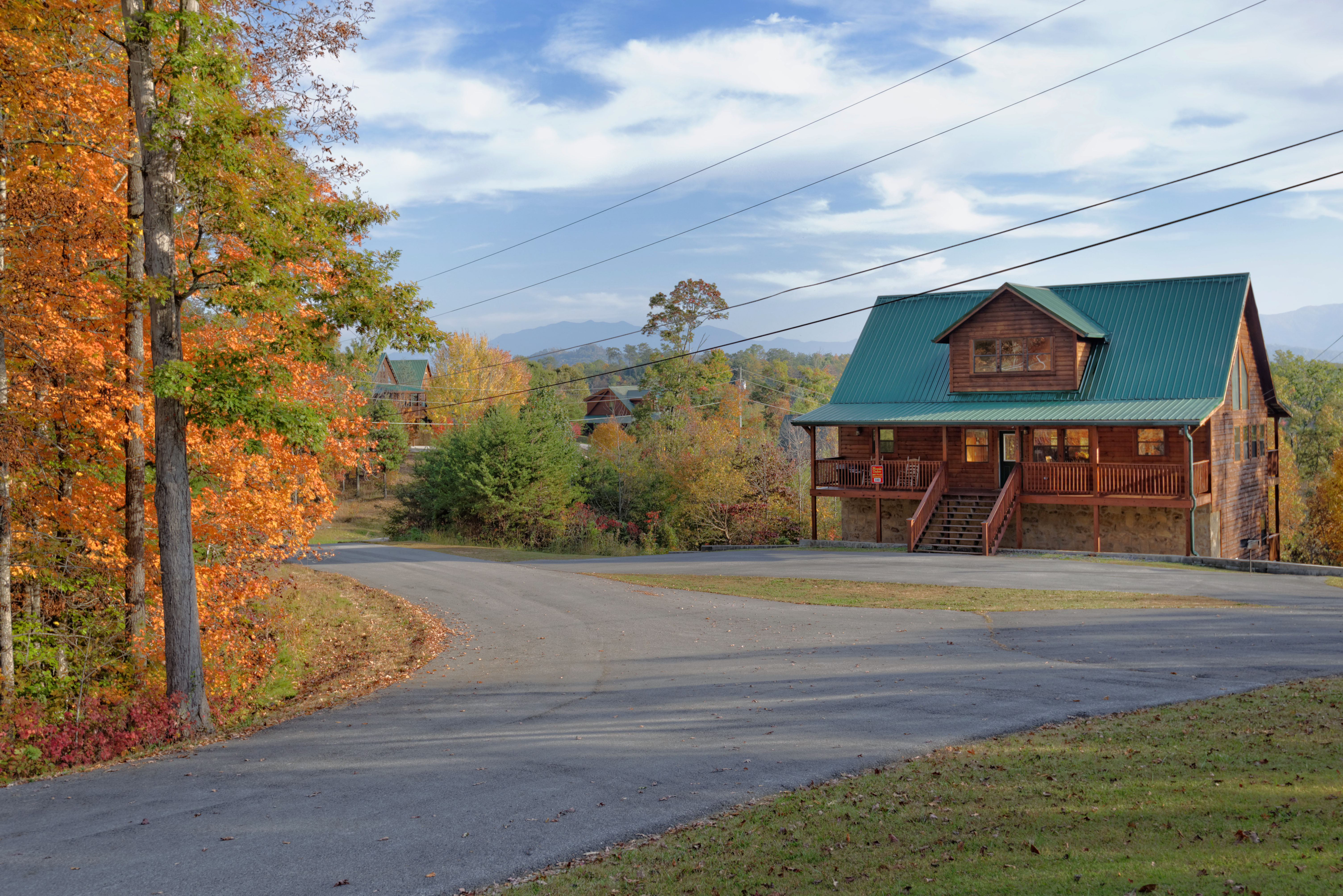Pigeon Forge Three Bedroom Cabin Rental with a Mountain View