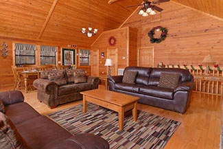 Pigeon Forge Three Bedroom Cabin Rental with a large Living Room Area