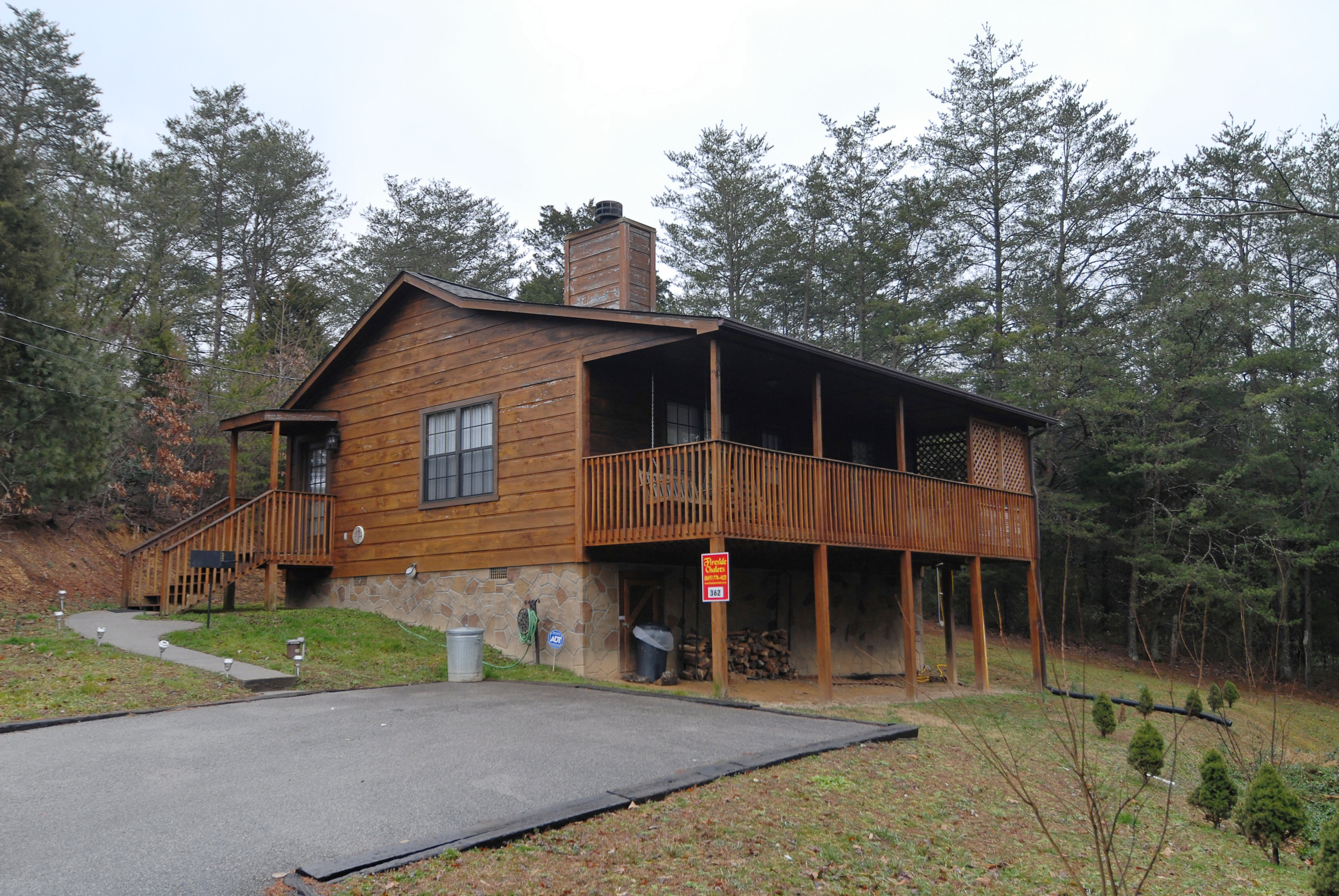 Pigeon Forge One Bedroom Cabin Rental with Wireless Internet Access/wifi