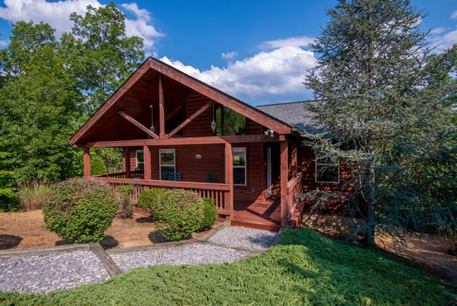Pigeon Forge Four Bedroom Cabin Rental with a Gameroom and a Scenic View