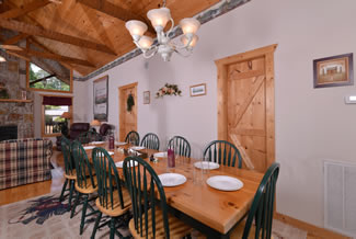 Pigeon Forge Cabin Rental that has plenty of seating for a family retreat or weekend group getaway