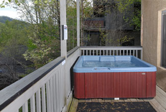 Pigeon Forge Chalet Hot Tub