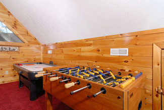 Pigeon Forge Three Bedroom Cabin with a Gameroom