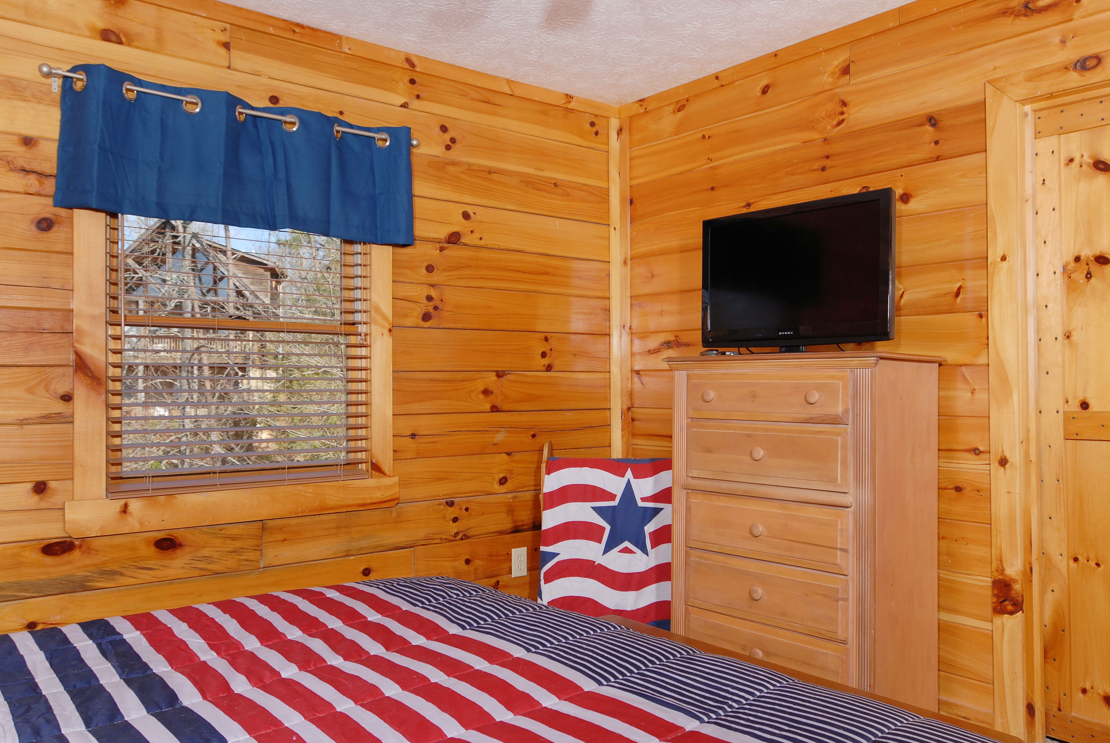 Pigeon Forge Three Bedroom Cabin Rental
