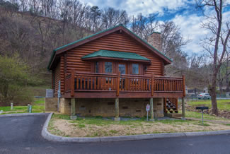 Pigeon Forge  One Bedroom River View Cabin Rental