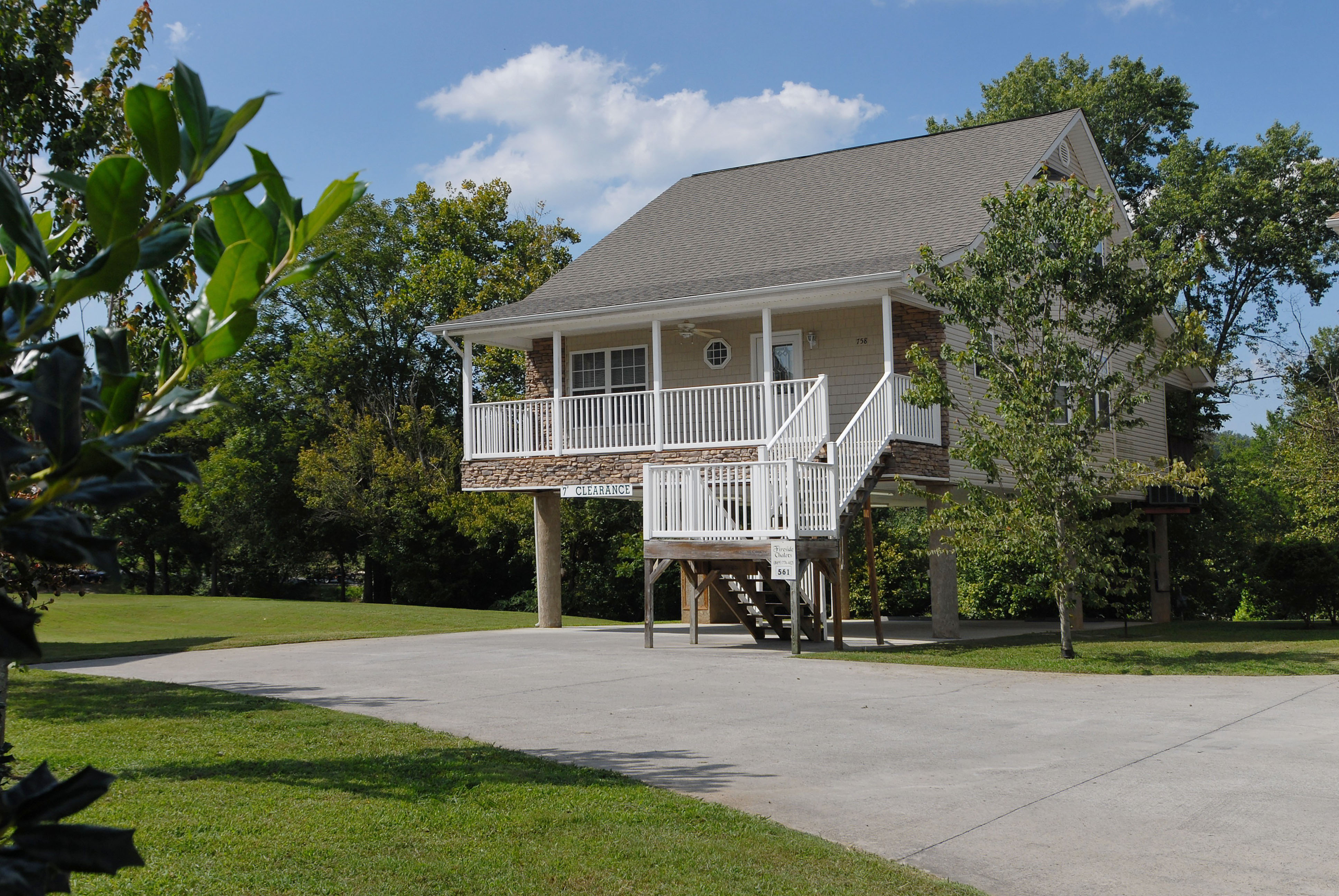 Little Pigeon River Three Bedroom Vacation Cottage Rental