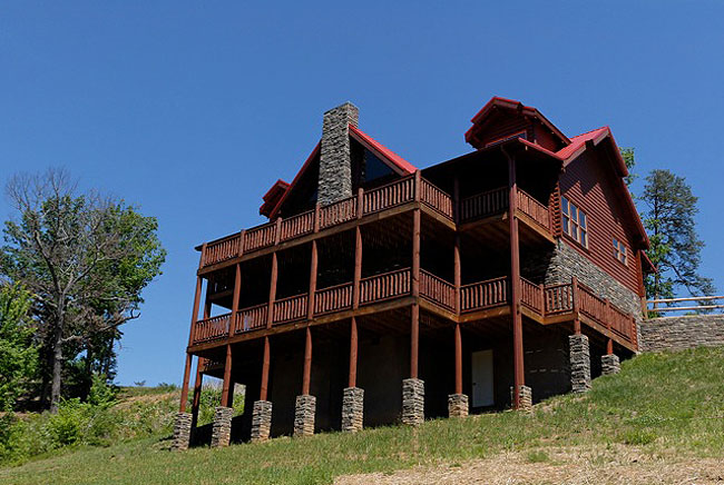 Tennessee Deluxe Four Bedroom Vacation Cabin Rental