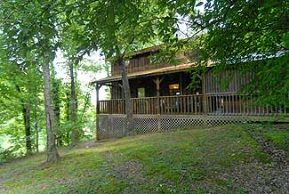 Secluded 2 bedroom Cottage convenient to Pigeon Forge Parkway