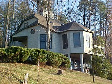 Pigeon Forge Vacation Chalet Rental with Swimming Pool Access