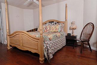 king size bed in bedroom