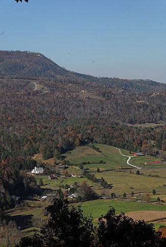 pigeon forge valley and mountain view