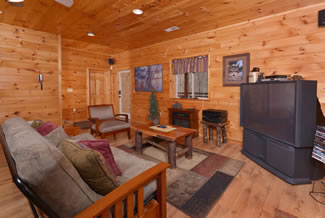 Pigeon Forge Cabin Gameroom Livingroom Area