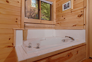 pigeon forge cabin with indoor whirlpool