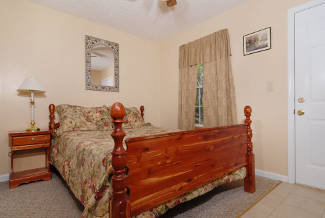 queen size bed with deck access