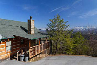 This beautiful cabin overlooks the peaks of the Smokies