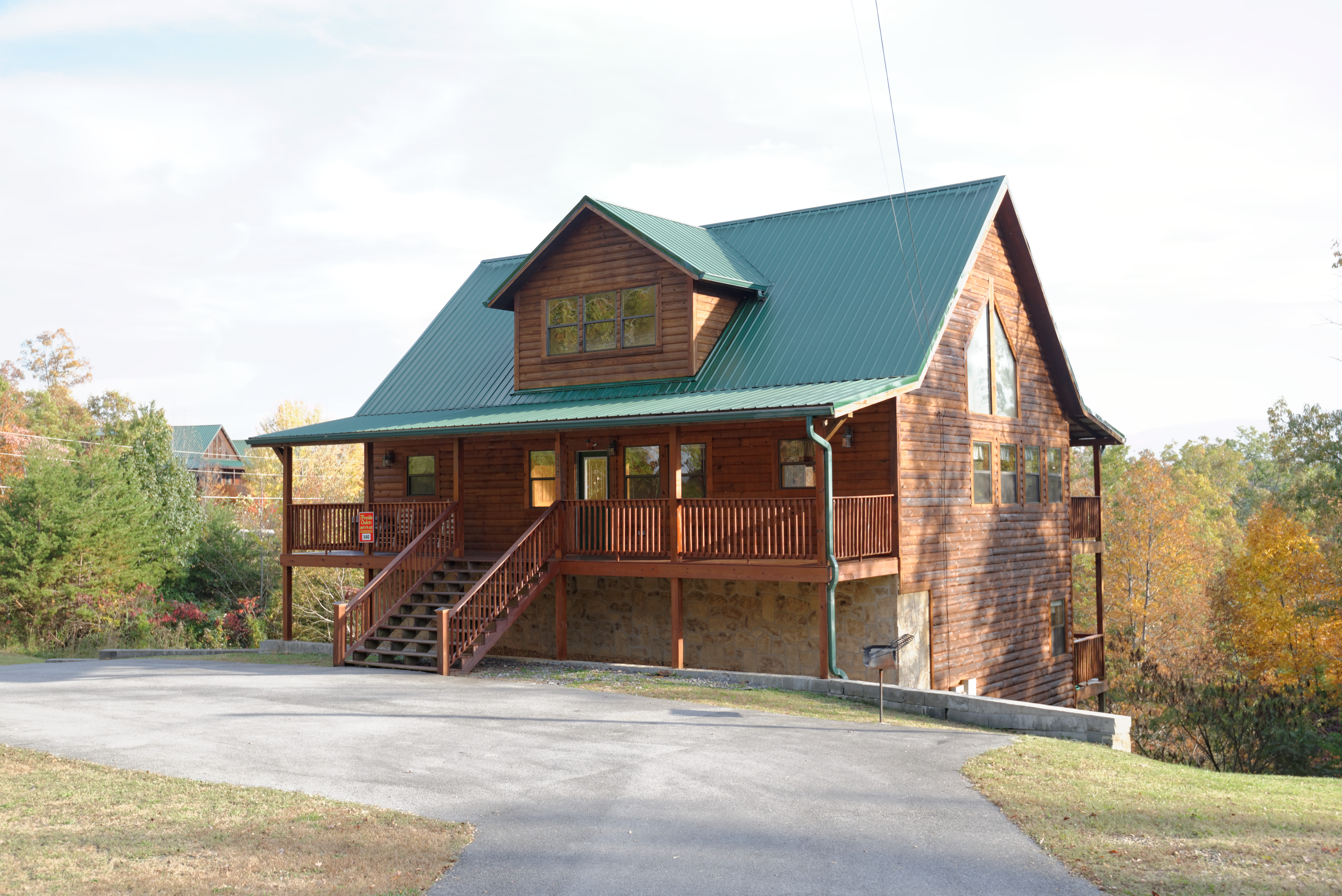 Pigeon Forge Three Bedroom Spacious Cabin Rental