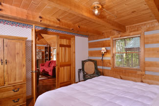 Tennessee Vacation One Bedroom Honeymoon Cabin King Size Master Suite