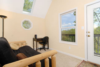 Pigeon Forge Vacation Chalet Rental with an Upper Area Loft