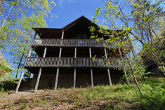 Pigeon Forge Chalet that is located near Dolly's Splash Country and Dollywood