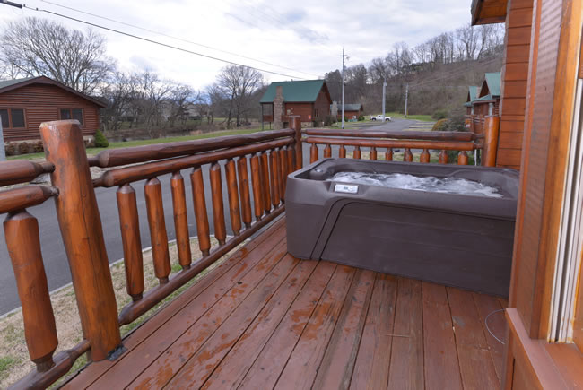 Pigeon Forge Cabin Rental Hot TUb