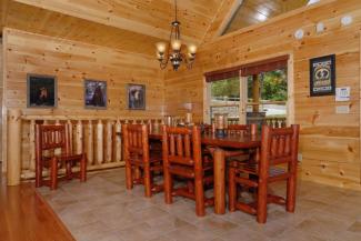 Pigeon Forge Cabin Rental Dinning Room Area