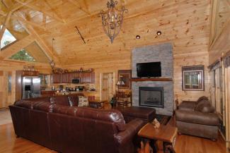 Pigeon Forge Cabin Living Room