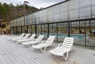 Pigeon Forge Outdoor Area with a tanning area