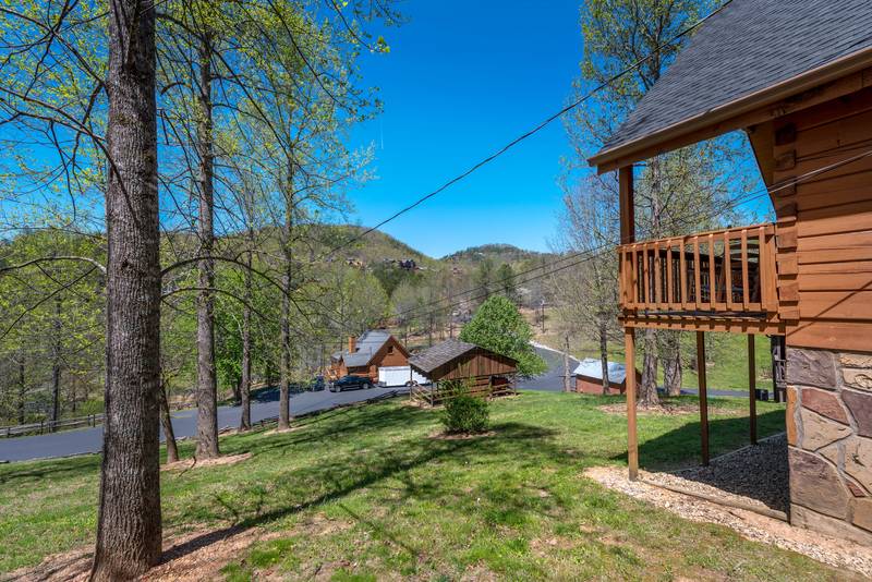 Pigeon One Bedroom Plus Loft Cabin Rental Pool Table Foosball