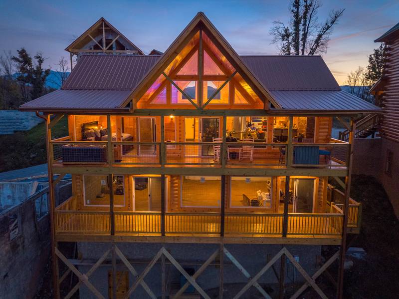 Blue Clear SkyLuxury 1 Bedroom Cabin RentalHidden Springs Unit 902