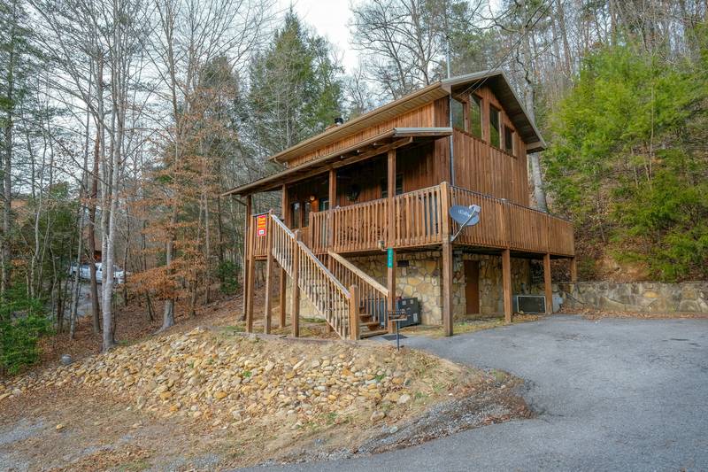 Pigeon One Bedroom Plus Loft Cabin Rental Pool Table Foosball