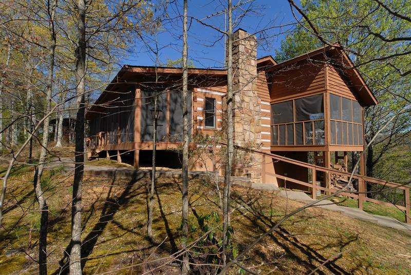 Shagbark 103 Luxury log cabin in Pigeon Tennessee with hot tubview