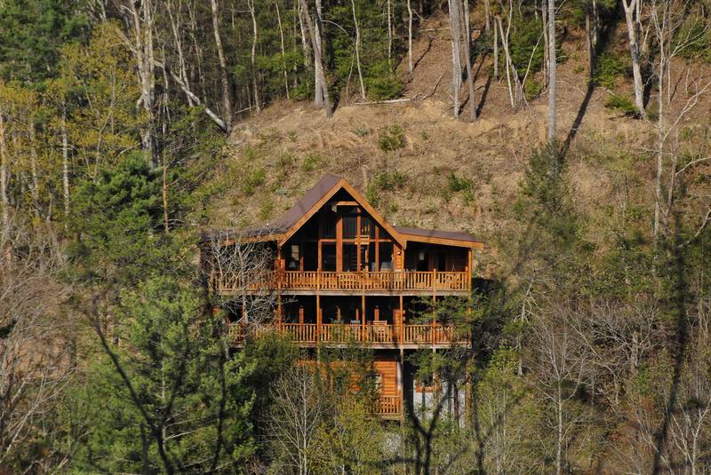 Katies Lodge with three covered back decks