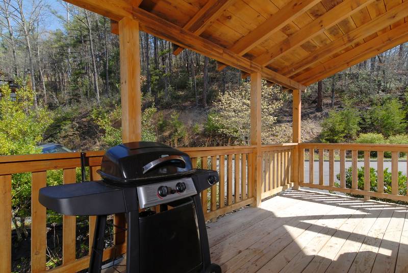 Ourdoor Grill on secluded porch in Pigeon Forge,Tn