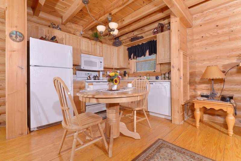 Pigeon Forge Fully Equipped Kitchen with a Seating Area