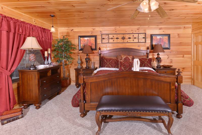 Pigeon Forge One Bedroom King Size Bedroom