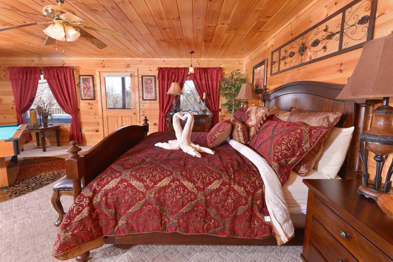 Pigeon Forge Honeymoon King Size Master Suite