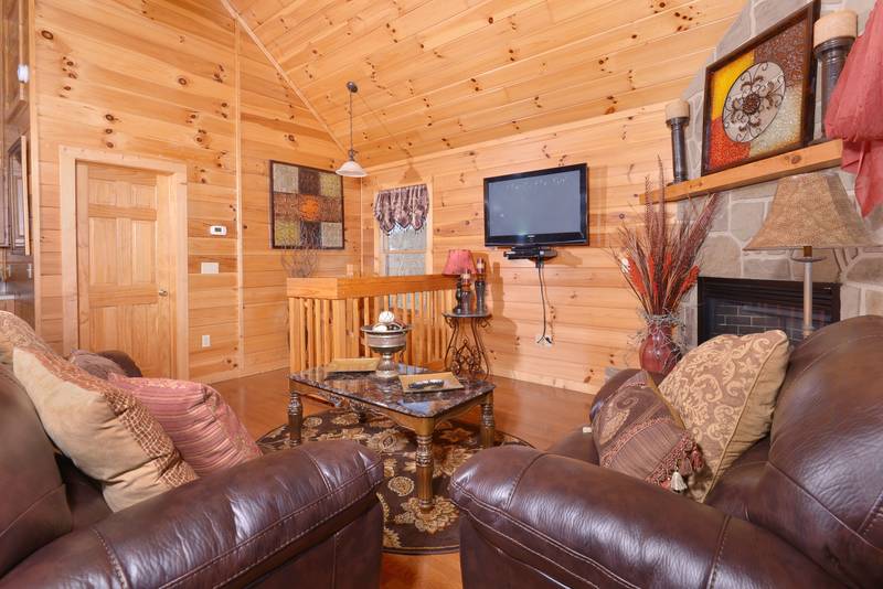 Pigeon Forge Deluxe Cabin Rental