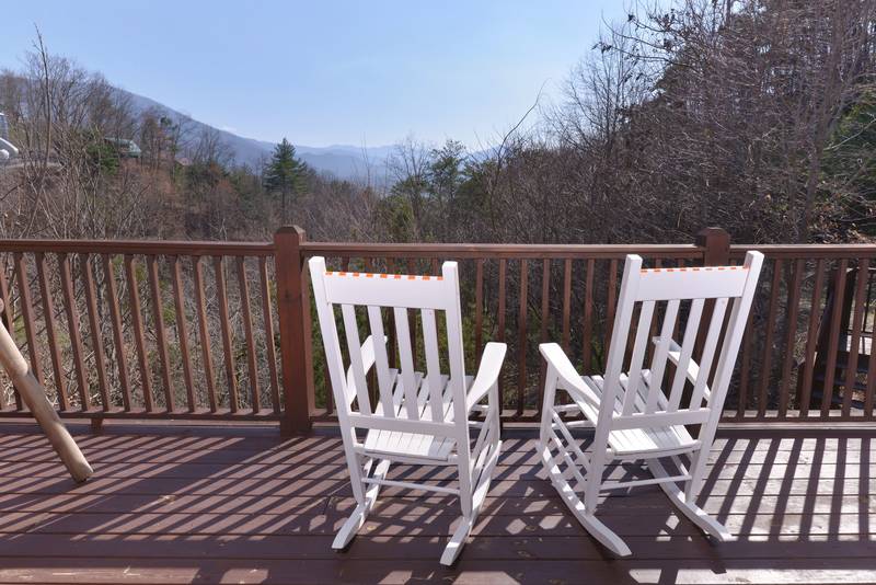 Pigeon Forge Rocking Chairs with a Mountain View Cabin Rental