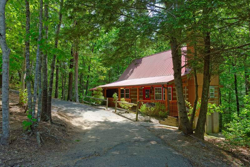 Whispering Winds Lodge parking area