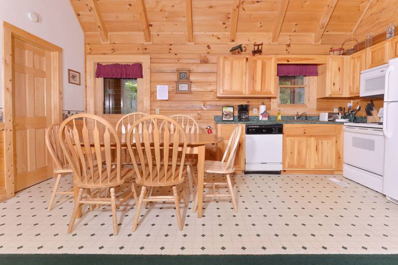 Pigeon Forge Two Bedroom cabin that features a fully equipped kitchen