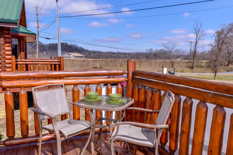 Tennessee Little Pigeon River Honeymoon Cabin Rental Outdoor Seating Area